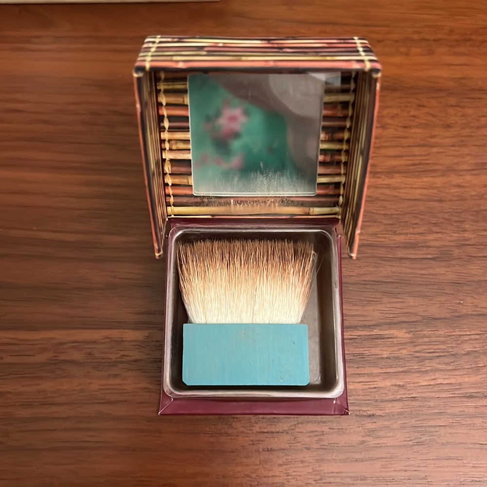 Benefit Hoola Bronzer - Picture 2 of 2